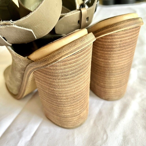 Marc Fisher Sandals Womens 10 M Vashi Ankle Strap Tan Suede Block Heels Casual - Picture 5 of 15